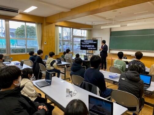 最初は本時の流れを担当の先生より説明